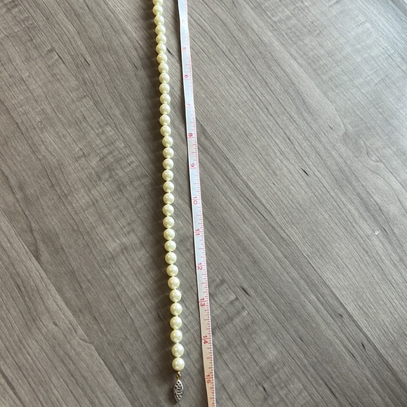 Pearl Necklace - Picture 5 of 5